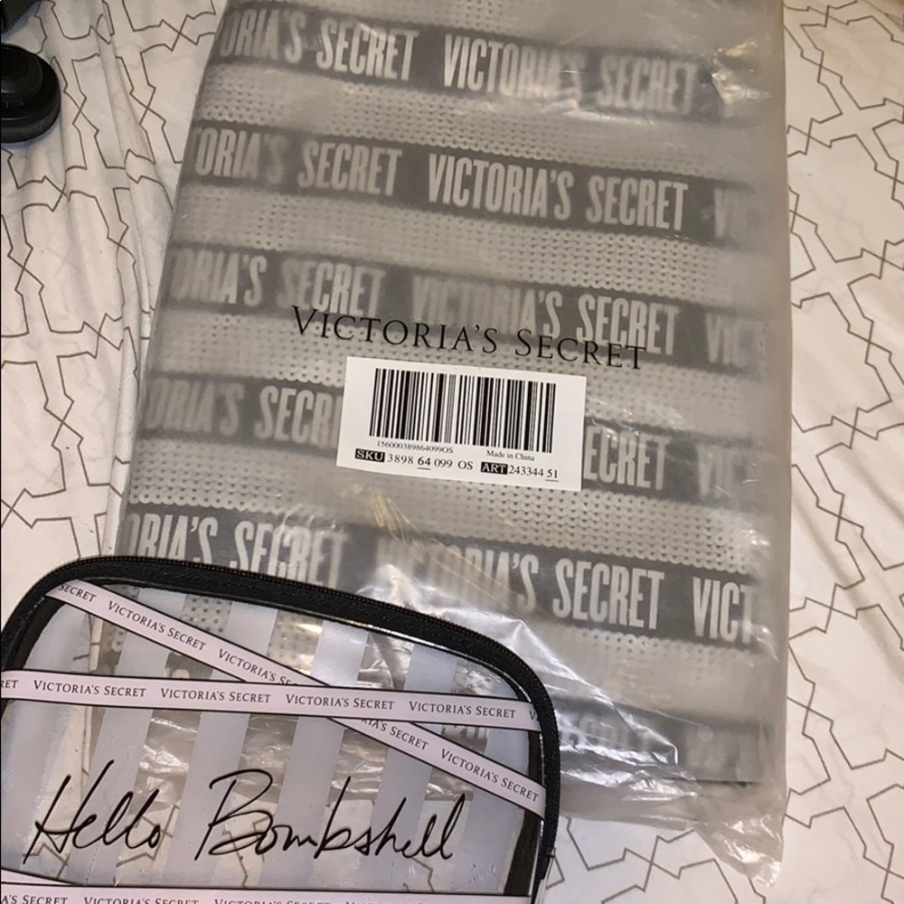 VS COSMETIC CASE + SHOULDER BAG